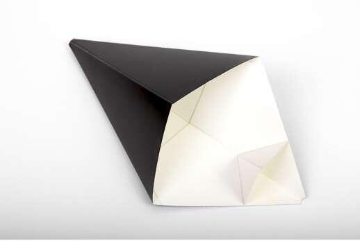 Envelope-cone packaging black  255*160